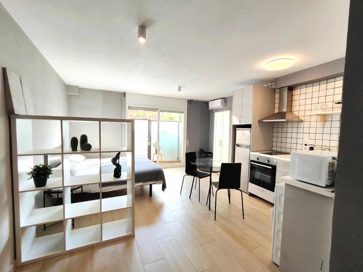 Mazi Apartments Suite Mataro Bagian luar foto