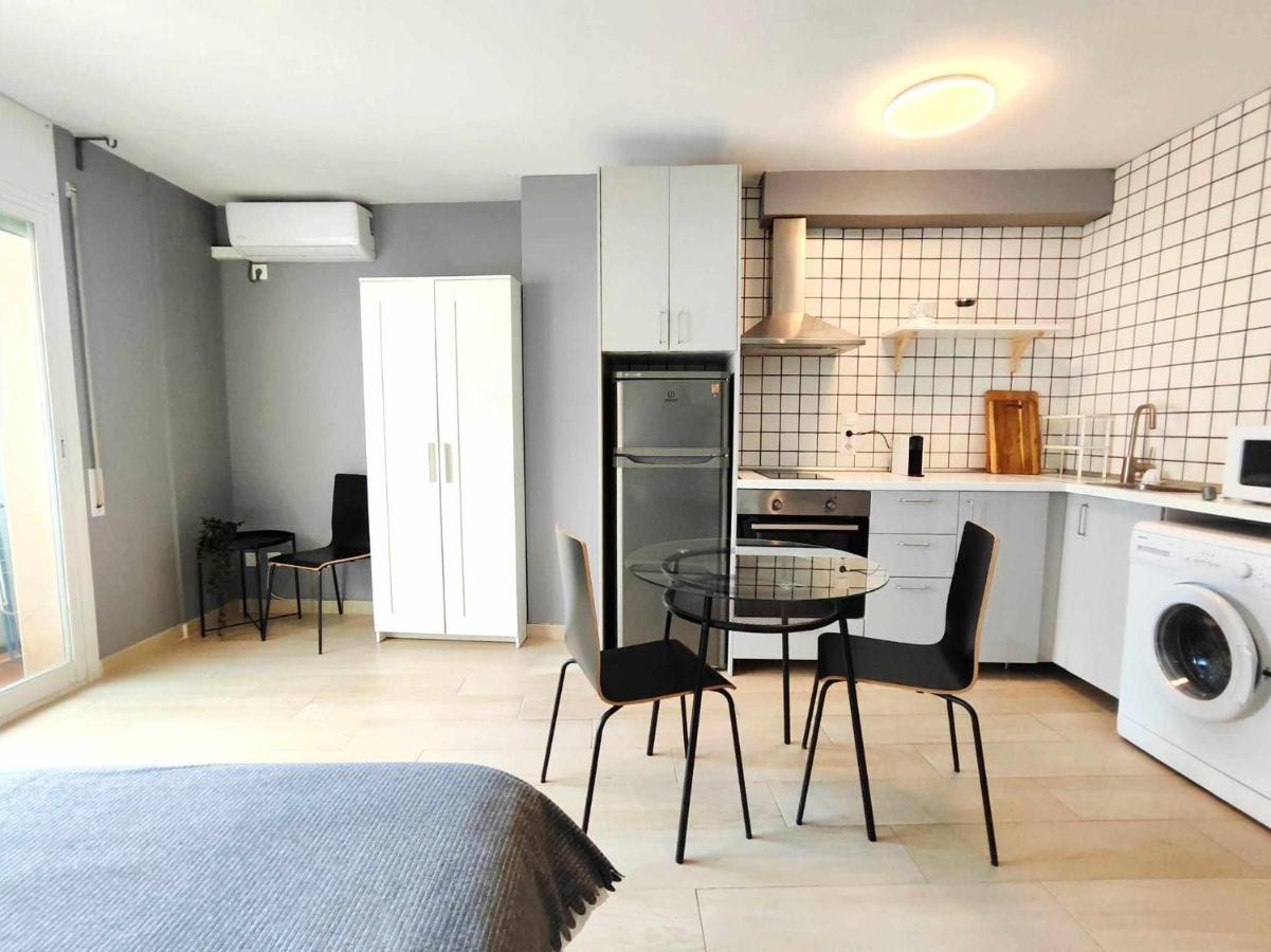 Mazi Apartments Suite Mataro Bagian luar foto