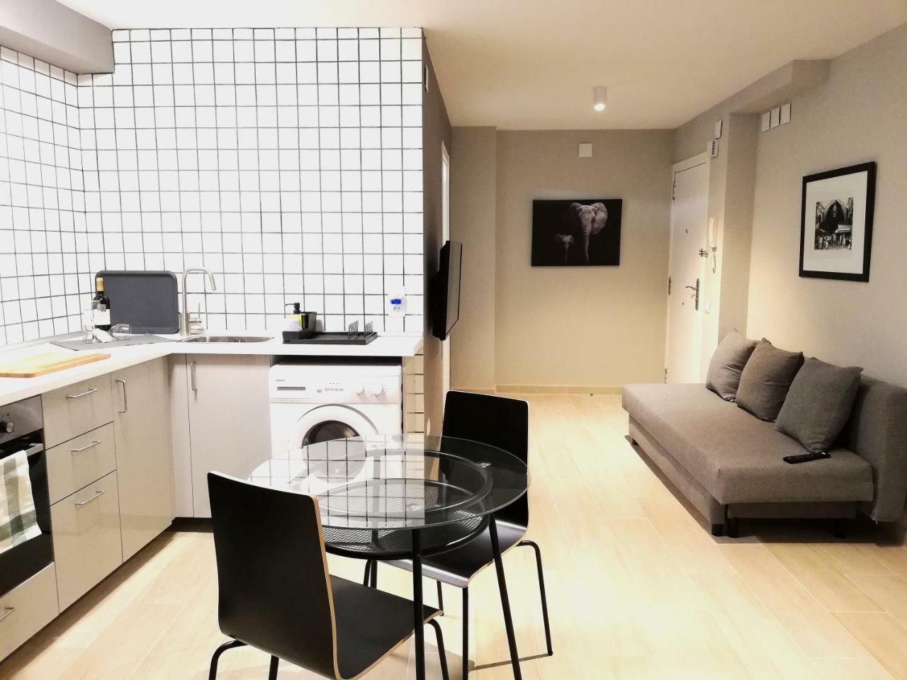 Mazi Apartments Suite Mataro Bagian luar foto